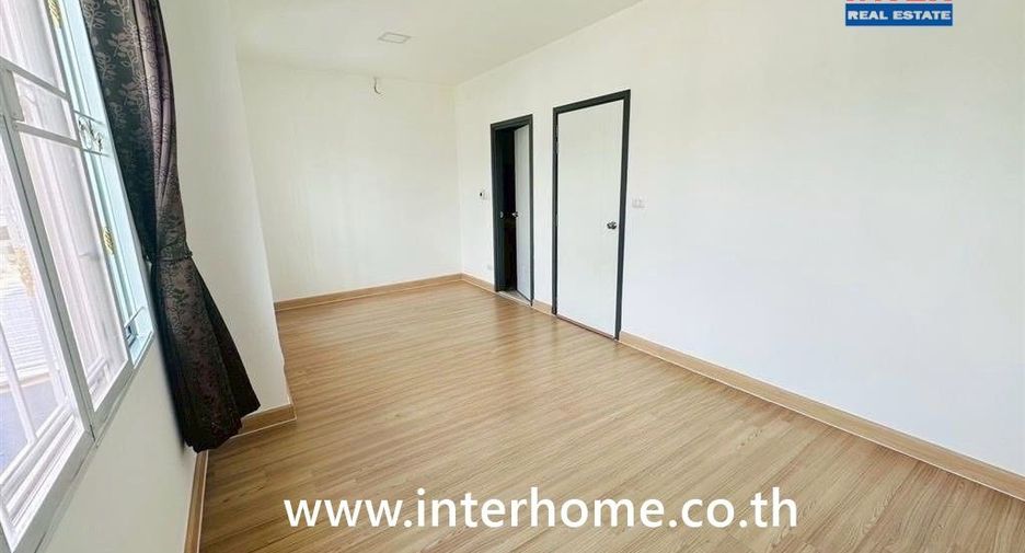 For sale 3 bedrooms townhouse in Sai Mai, Bangkok