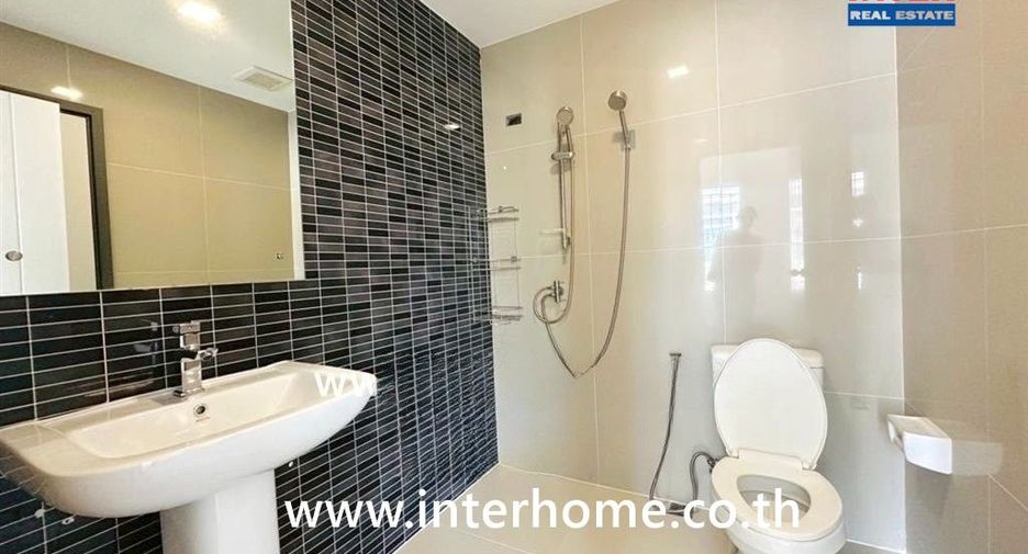 For sale 3 bedrooms townhouse in Sai Mai, Bangkok