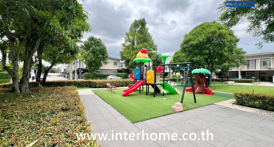 For sale 3 bedrooms townhouse in Sai Mai, Bangkok