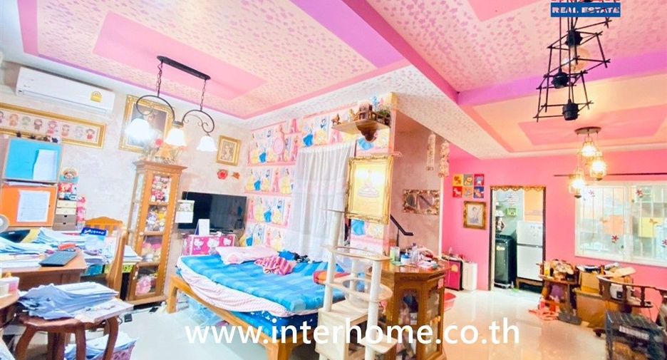 For sale 3 bedrooms townhouse in Khlong Luang, Pathum Thani