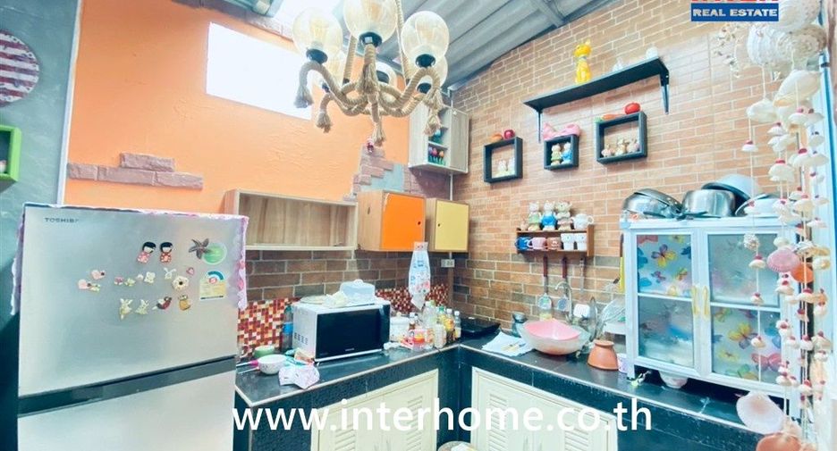 For sale 3 bedrooms townhouse in Khlong Luang, Pathum Thani