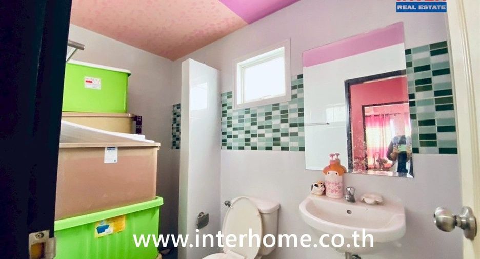 For sale 3 bedrooms townhouse in Khlong Luang, Pathum Thani