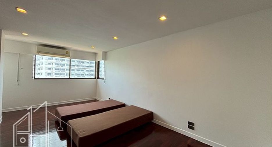 Apartment zur Miete mit 4 Zimmer in Khlong Toei, Bangkok