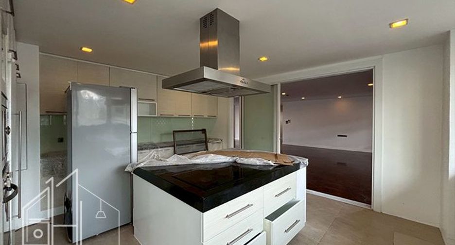 Apartment zur Miete mit 4 Zimmer in Khlong Toei, Bangkok
