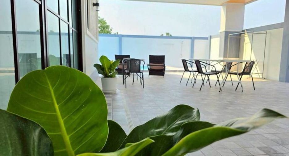 Villa en alquiler de 4 habitaciones en East Pattaya, Pattaya