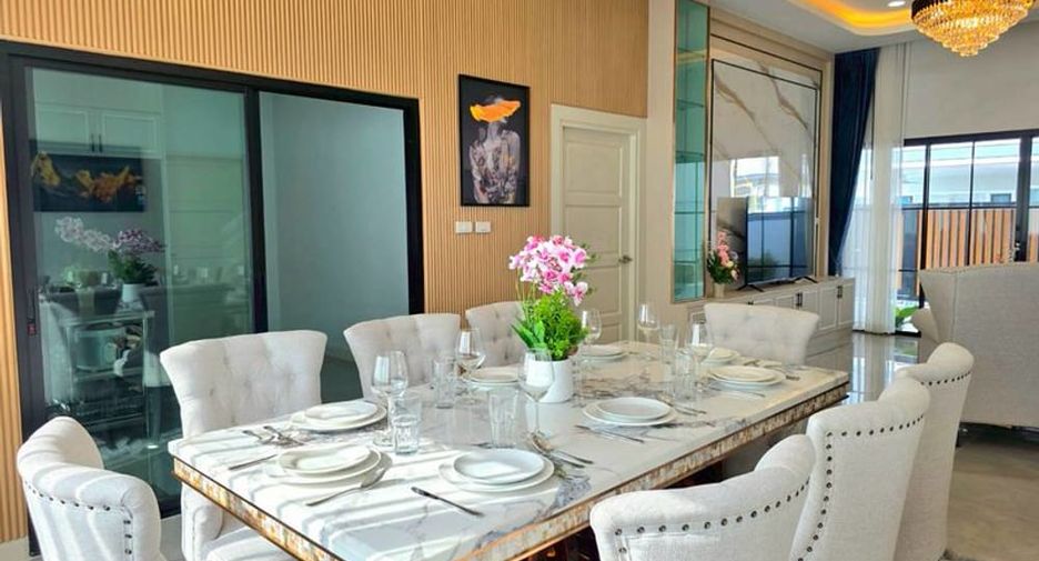 Villa en alquiler de 4 habitaciones en East Pattaya, Pattaya