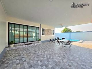 Villa en alquiler de 4 habitaciones en Bang Lamung, Chonburi