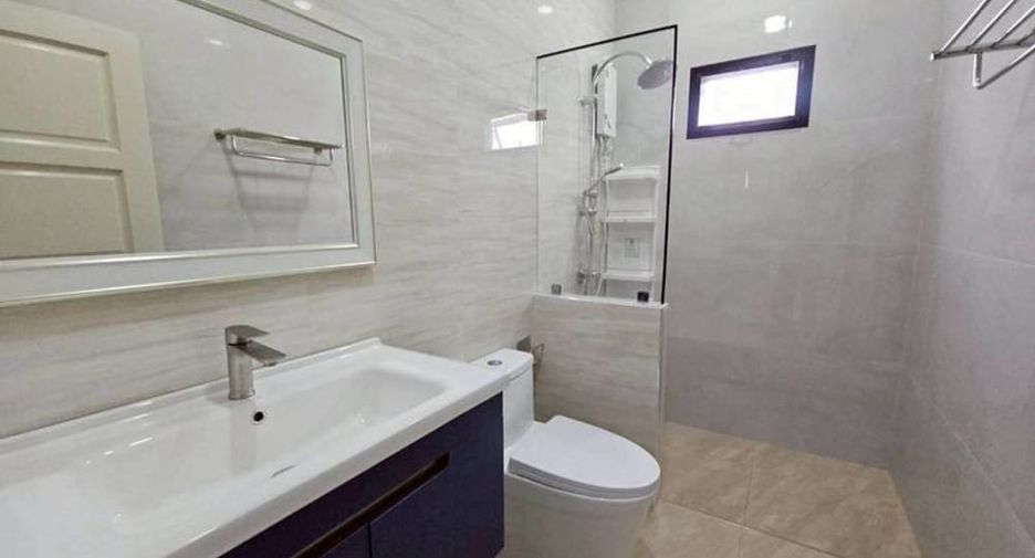 Villa en alquiler de 4 habitaciones en East Pattaya, Pattaya