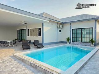 Villa en alquiler de 4 habitaciones en Bang Lamung, Chonburi