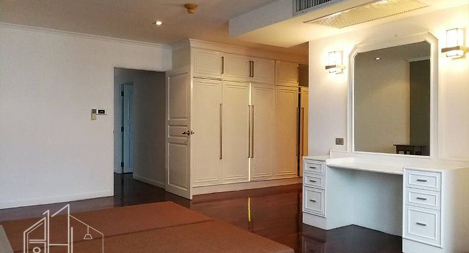 Apartment zur Miete mit 4 Zimmer in Khlong Toei, Bangkok