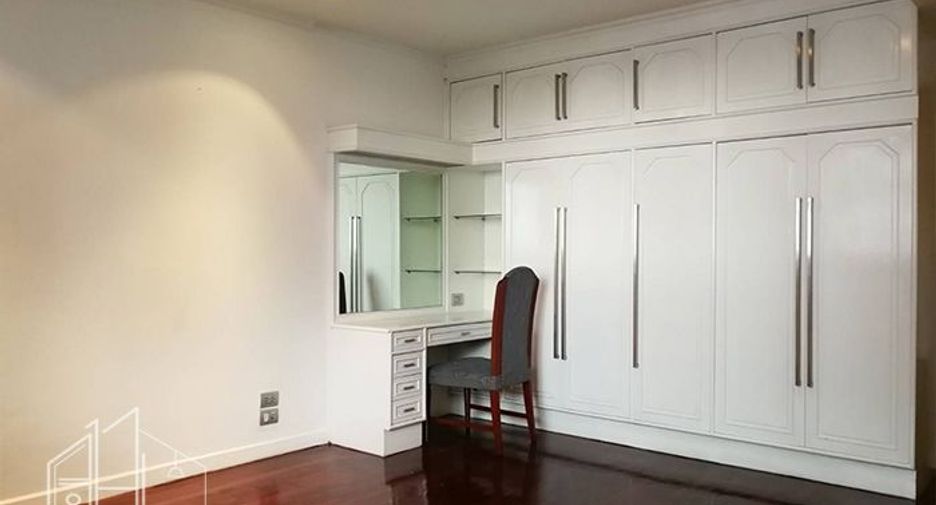 Apartment zur Miete mit 4 Zimmer in Khlong Toei, Bangkok