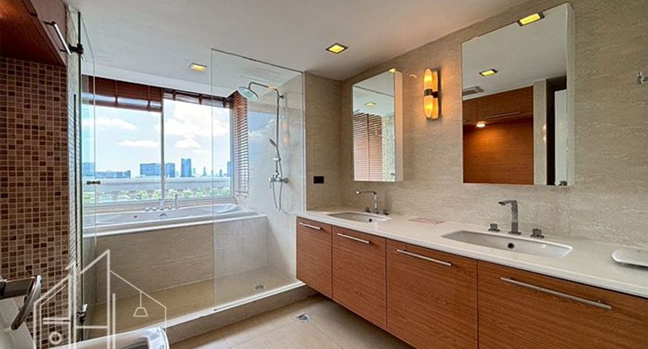 Wohnung zur Miete mit 4 Zimmer in Khlong Toei, Bangkok