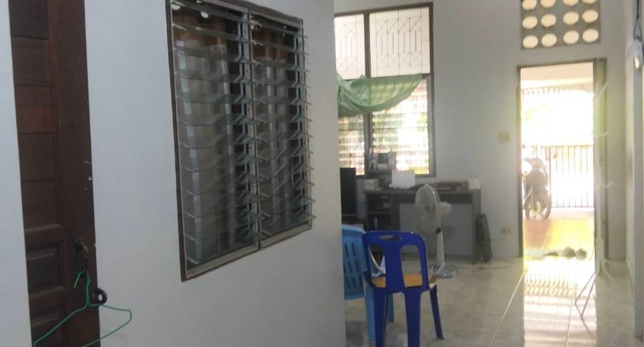 Casa adosada en venta de 2 habitaciones en Saraphi, Chiang Mai
