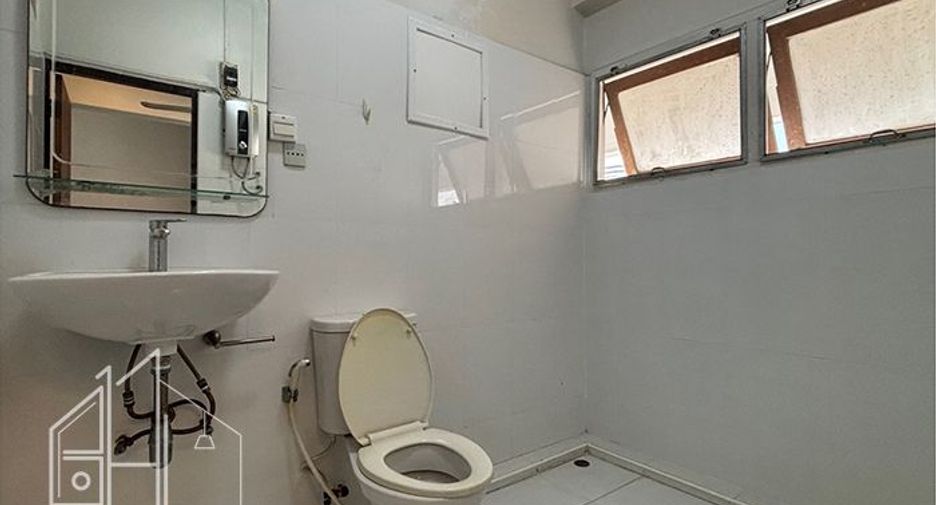 For rent 2 ベッドルーム condo in Watthana, Bangkok
