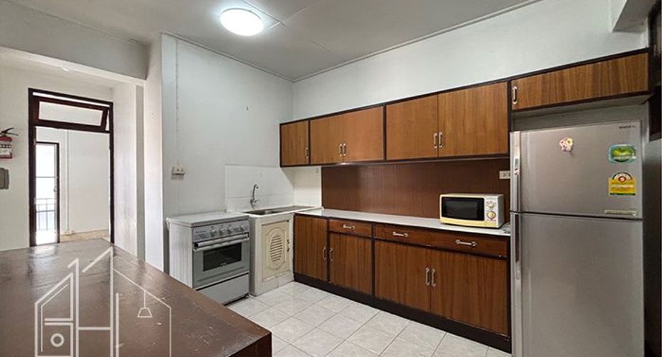 For rent 2 ベッドルーム condo in Watthana, Bangkok