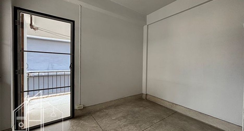 For rent 2 ベッドルーム condo in Watthana, Bangkok