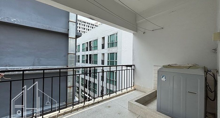 For rent 2 ベッドルーム condo in Watthana, Bangkok