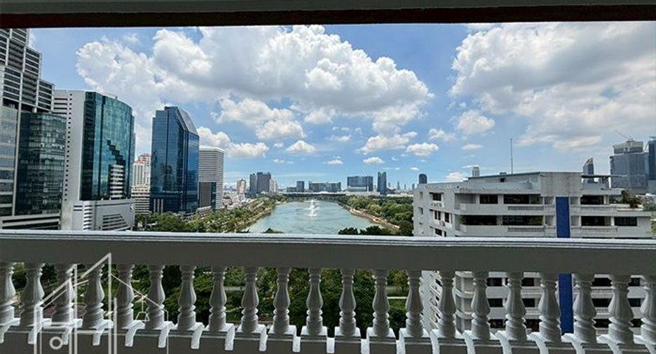 Wohnung zur Miete mit 4 Zimmer in Khlong Toei, Bangkok