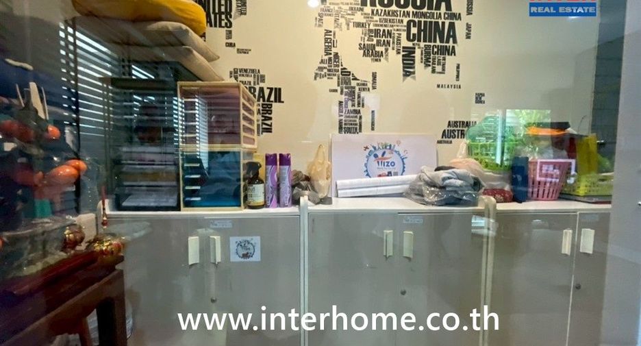 For sale 3 bedrooms townhouse in Bang Kapi, Bangkok