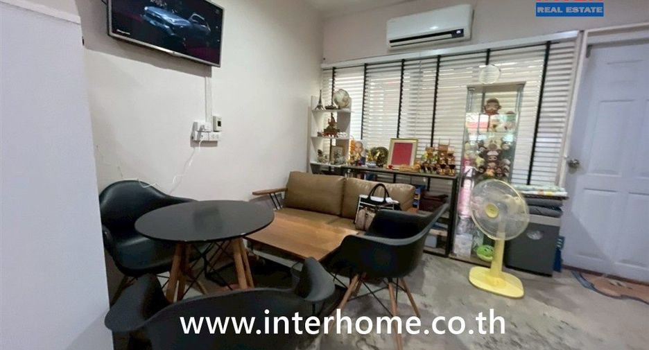 For sale 3 bedrooms townhouse in Bang Kapi, Bangkok