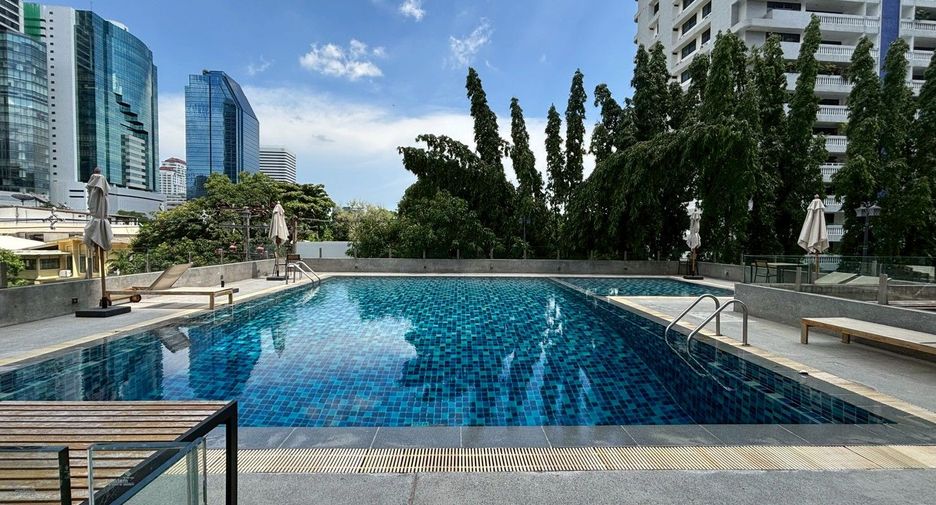 Wohnung zur Miete mit 4 Zimmer in Khlong Toei, Bangkok