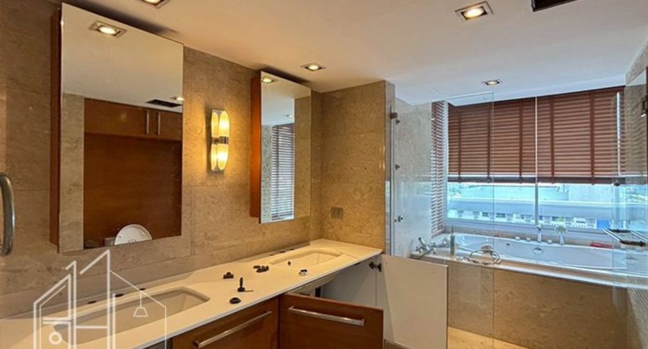Wohnung zur Miete mit 4 Zimmer in Khlong Toei, Bangkok