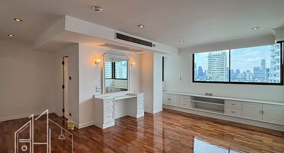 Wohnung zur Miete mit 4 Zimmer in Khlong Toei, Bangkok