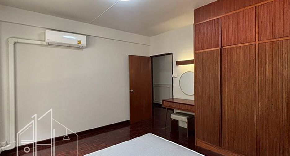 For rent 3 ベッドルーム condo in Watthana, Bangkok