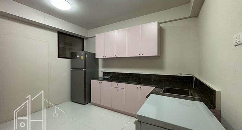For rent 3 ベッドルーム condo in Watthana, Bangkok