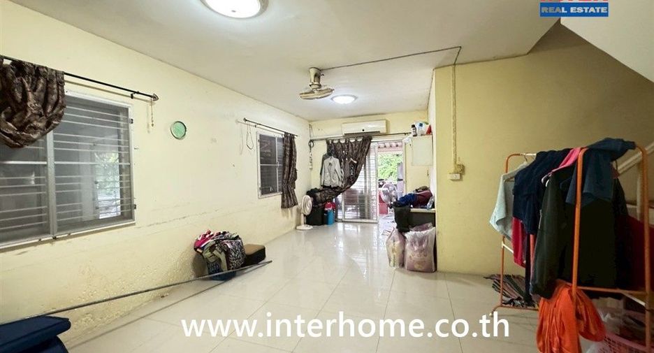 Reihenhaus zum Kauf mit 3 Zimmer in Bang Yai, Nonthaburi