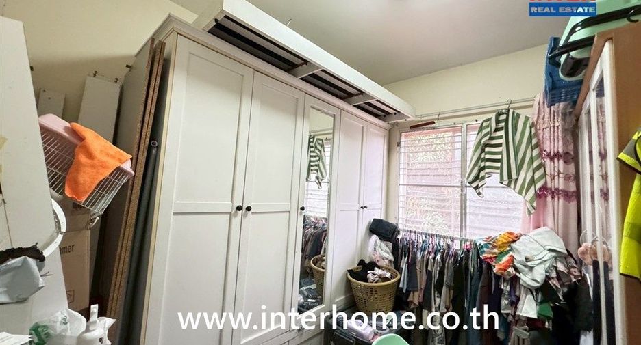 Reihenhaus zum Kauf mit 3 Zimmer in Bang Yai, Nonthaburi