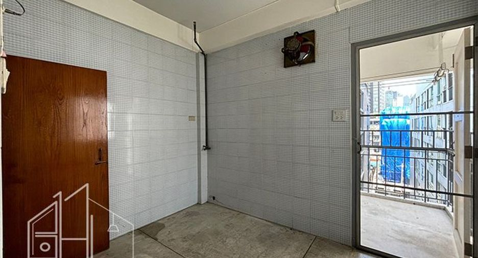 For rent 3 ベッドルーム condo in Watthana, Bangkok