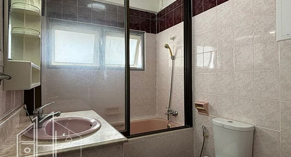 For rent 3 ベッドルーム condo in Watthana, Bangkok