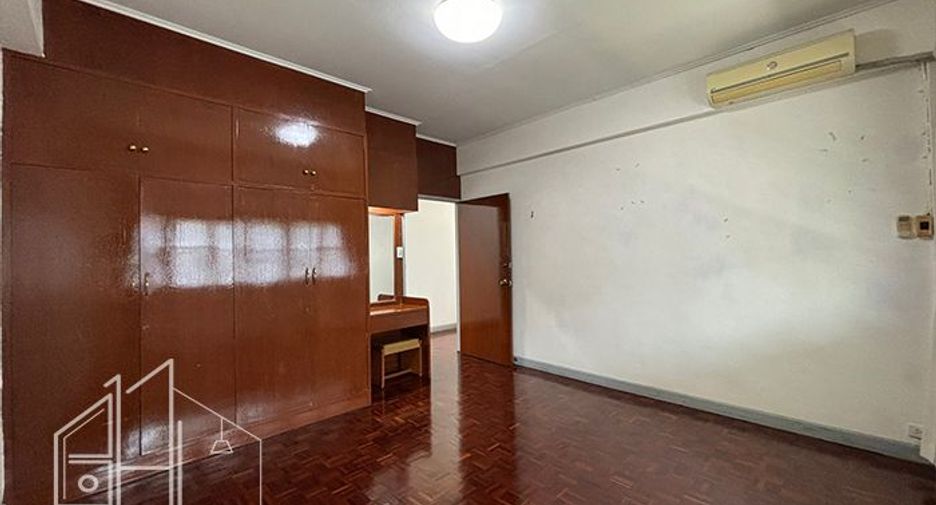 For rent 3 ベッドルーム condo in Watthana, Bangkok