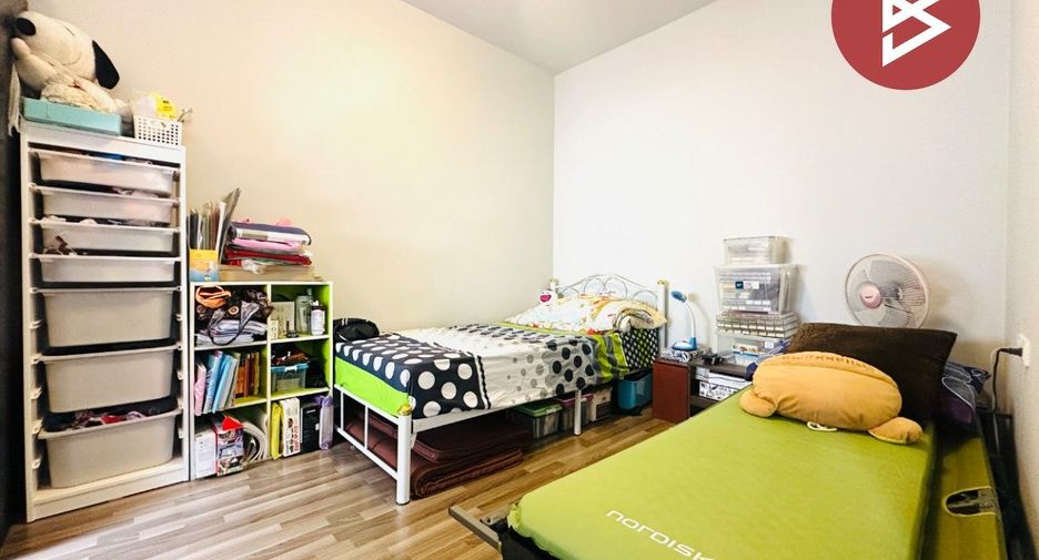 For sale 2 bedrooms townhouse in Bang Khae, Bangkok