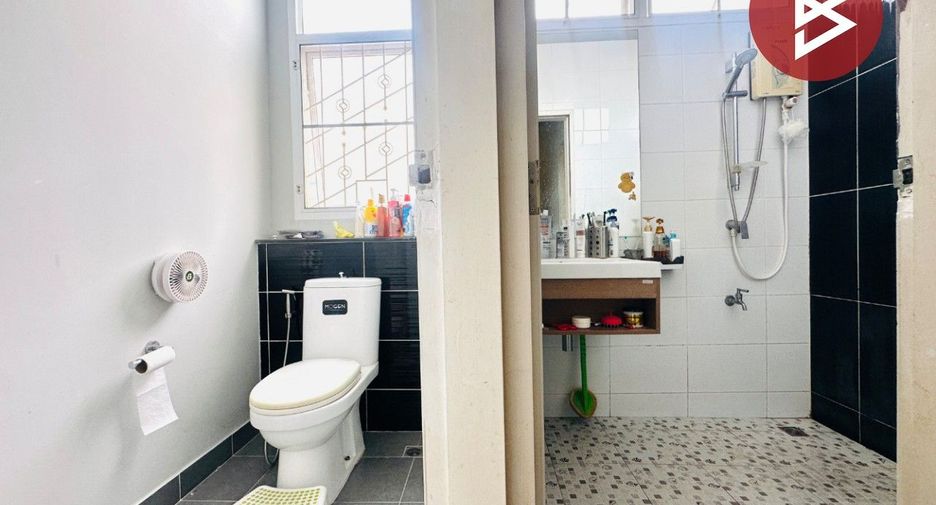 For sale 2 bedrooms townhouse in Bang Khae, Bangkok