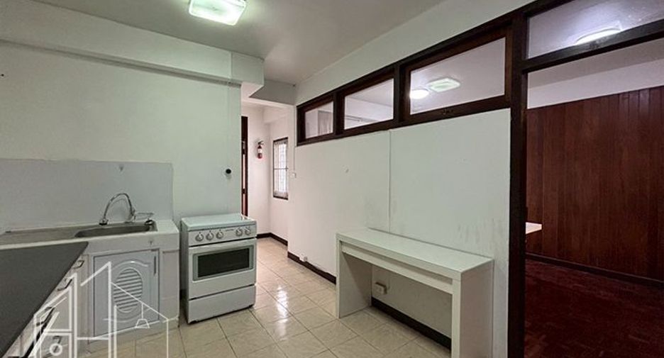 For rent 2 ベッドルーム condo in Watthana, Bangkok