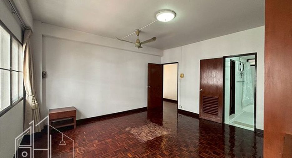 For rent 2 ベッドルーム condo in Watthana, Bangkok