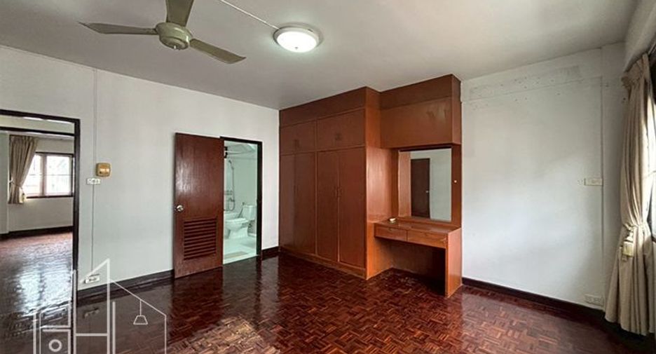 For rent 2 ベッドルーム condo in Watthana, Bangkok