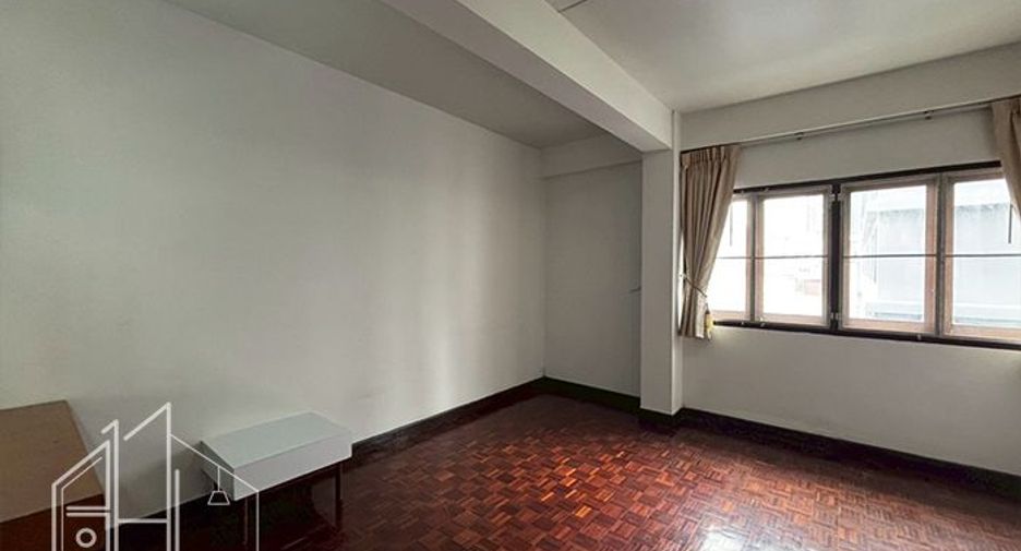 For rent 2 ベッドルーム condo in Watthana, Bangkok