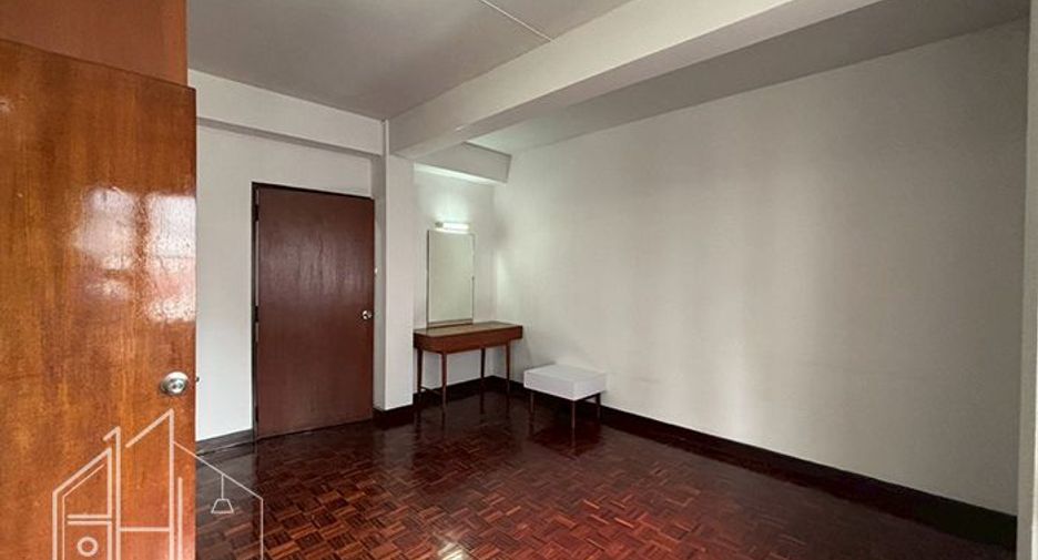 For rent 2 ベッドルーム condo in Watthana, Bangkok