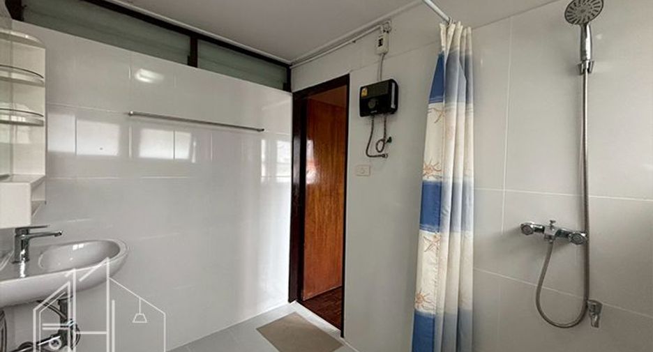 For rent 2 ベッドルーム condo in Watthana, Bangkok