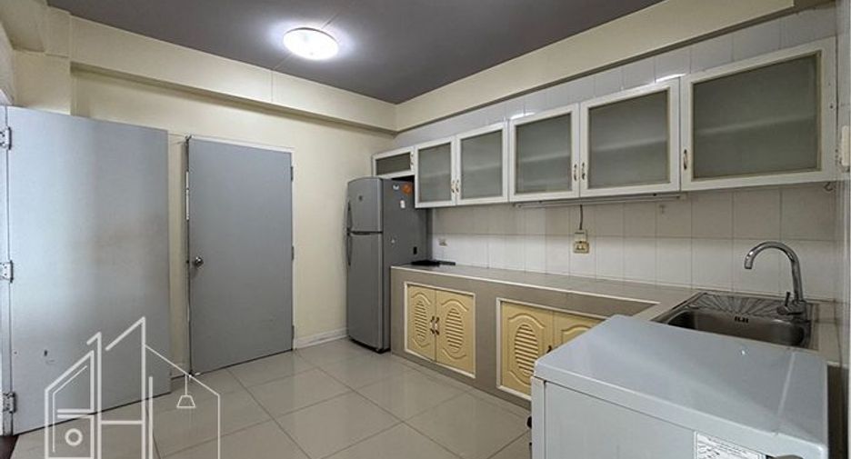 For rent 3 ベッドルーム apartment in Watthana, Bangkok