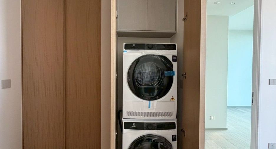 For rent and for sale 1 bed condo in Sathon, Bangkok