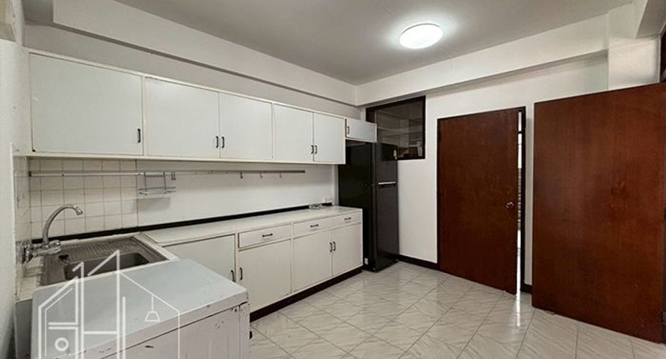 For rent 3 ベッドルーム apartment in Watthana, Bangkok