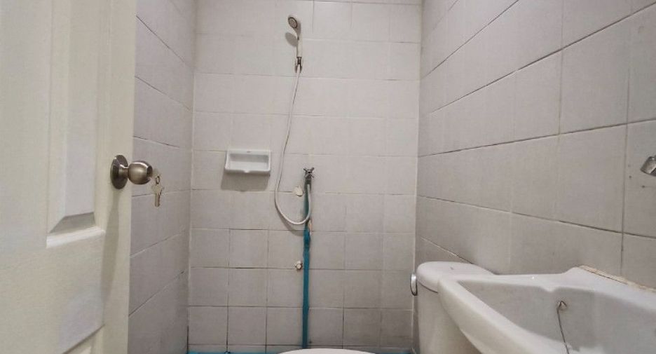 For sale 2 bedrooms townhouse in Bang Khen, Bangkok