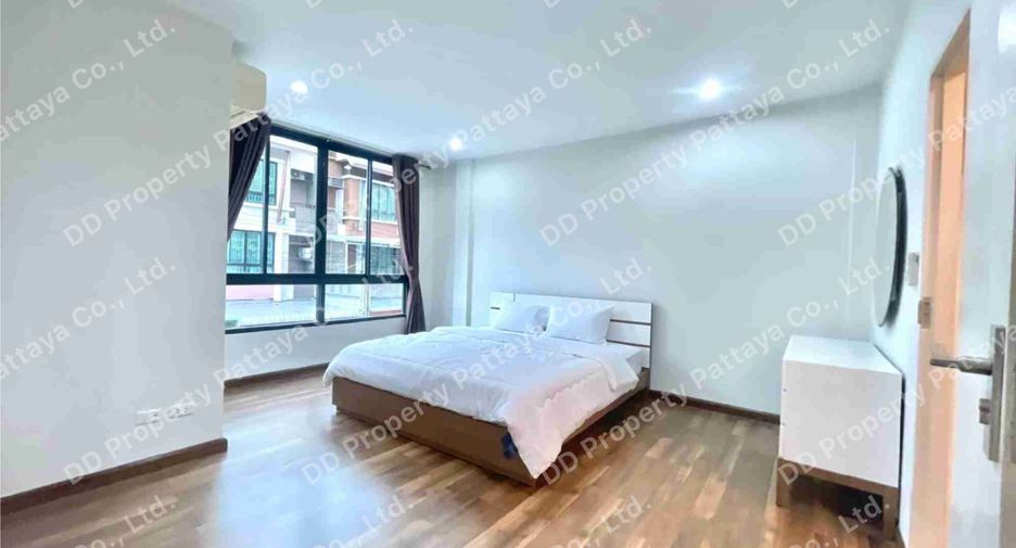 For rent 4 bedrooms house in Bang Lamung, Chonburi