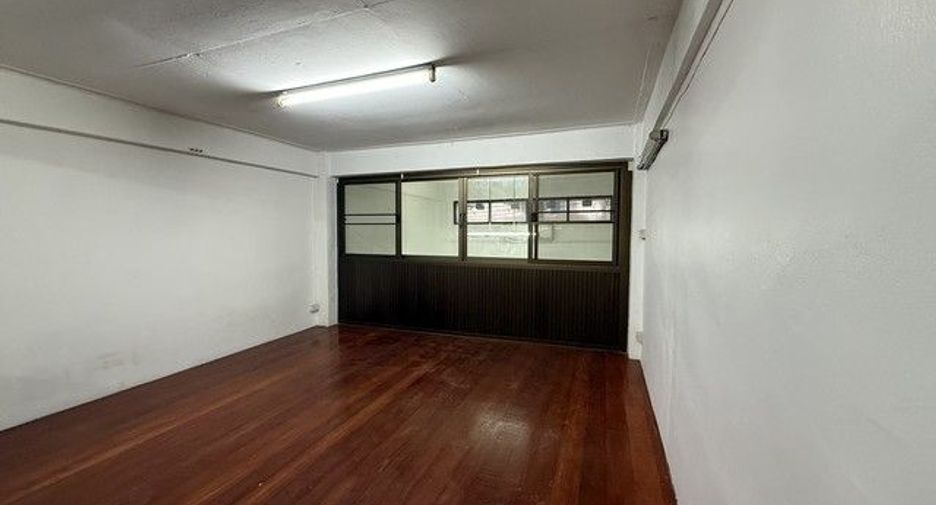 出租 4 卧室 商业空间 在 Yan Nawa, 曼谷