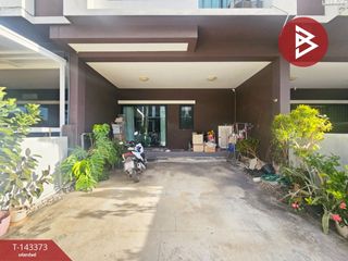 Casa adosada en venta de 3 habitaciones en Bang Phli, Samut Prakan