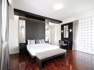 Apartamento en alquiler de 3 habitaciones en Khlong Toei, Bangkok